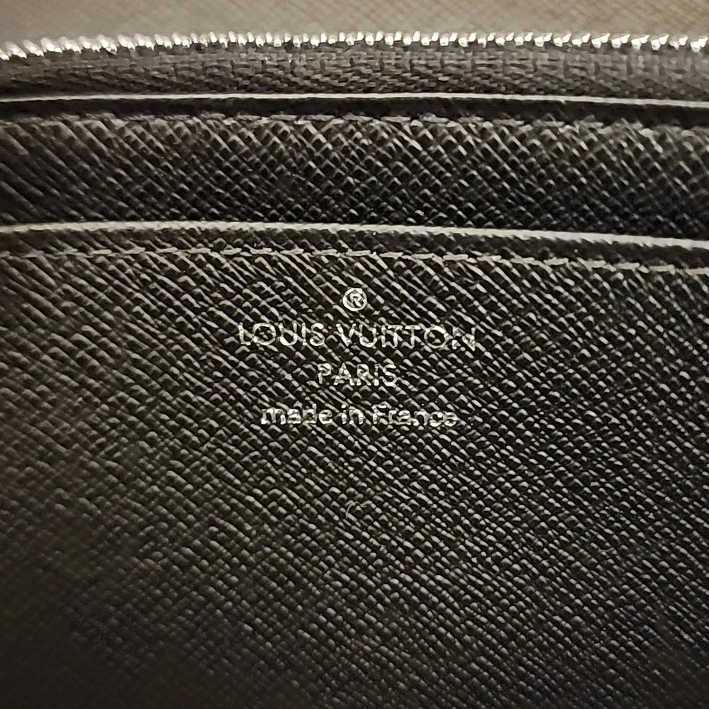 LOUIS VUITTON Epi LV Twist Crossbody Purse Wallet WOC + Original Box - Picture 7 of 17